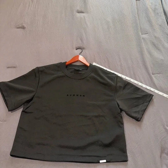 Sumwon Men’s Black Cropped Oversized Essential Tee - Picture 4 of 9